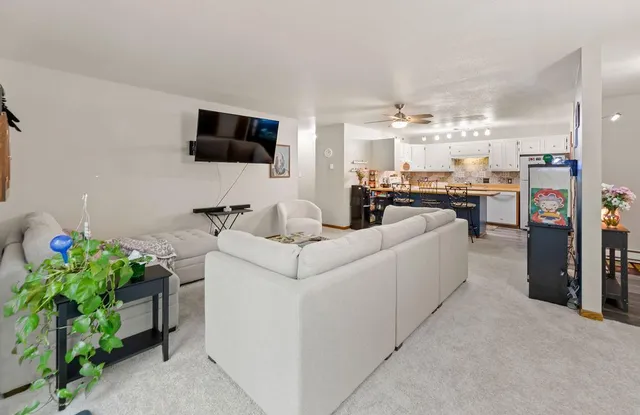 $184,900 | 520 6th Avenue West, Unit 8, West Fargo, ND 58078