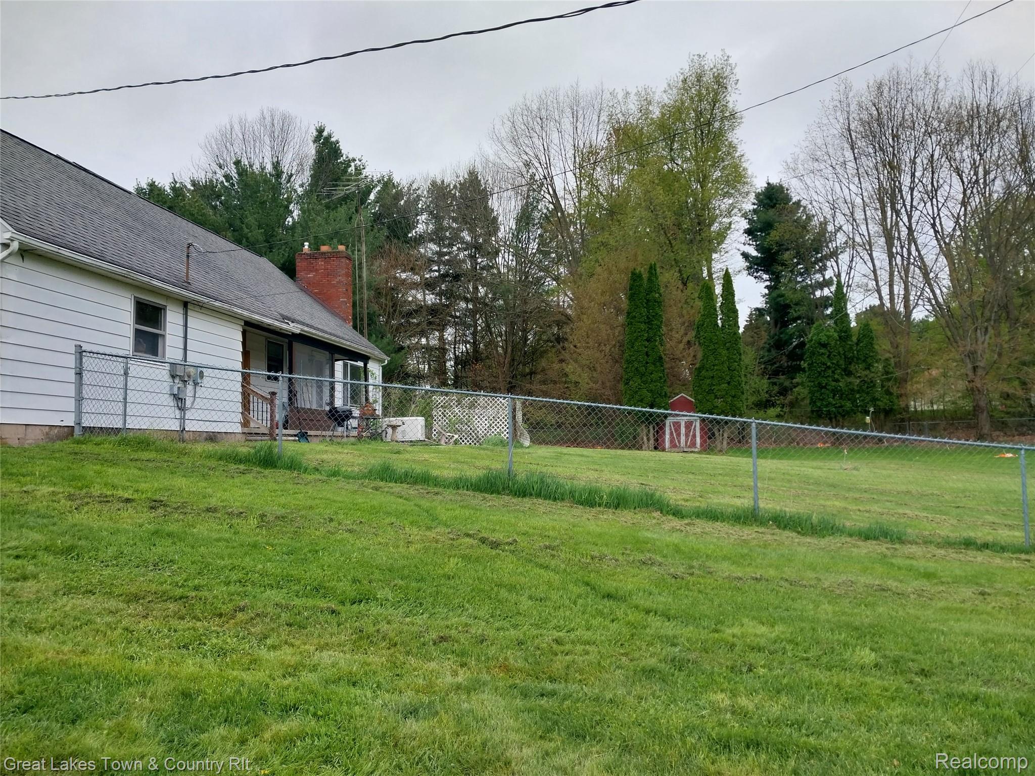 1615 Indian Road Lapeer, MI 48446 - Photo 8 of 9 View of yard