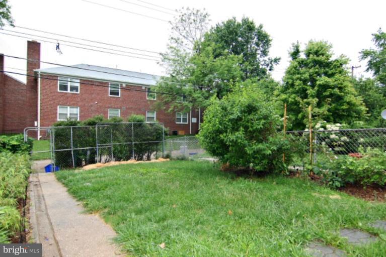 22 Murdock Road Baltimore, MD 21212 - Photo 18 of 19 Back yard