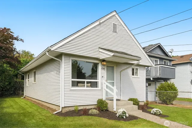 $749,000 | 724 North 104th Street, Seattle, WA 98133