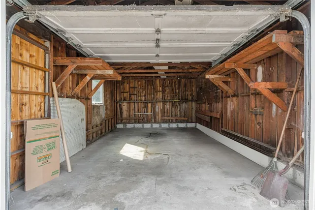 $749,000 | 724 North 104th Street, Seattle, WA 98133