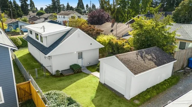 $749,000 | 724 North 104th Street, Seattle, WA 98133