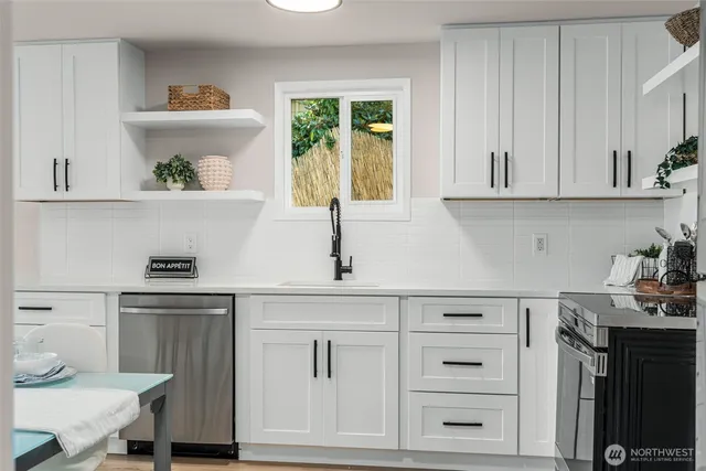 $749,000 | 724 North 104th Street, Seattle, WA 98133