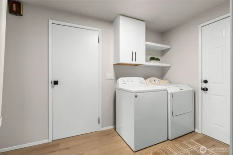 $749,000 | 724 North 104th Street, Seattle, WA 98133