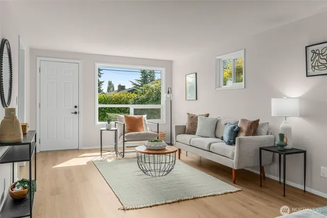 $749,000 | 724 North 104th Street, Seattle, WA 98133