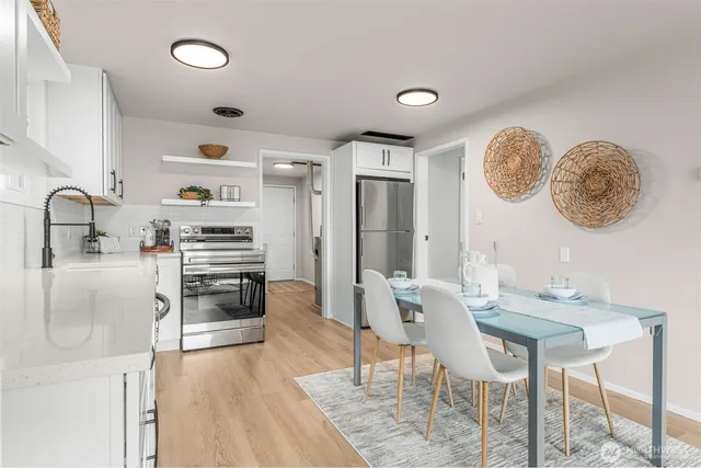 $749,000 | 724 North 104th Street, Seattle, WA 98133