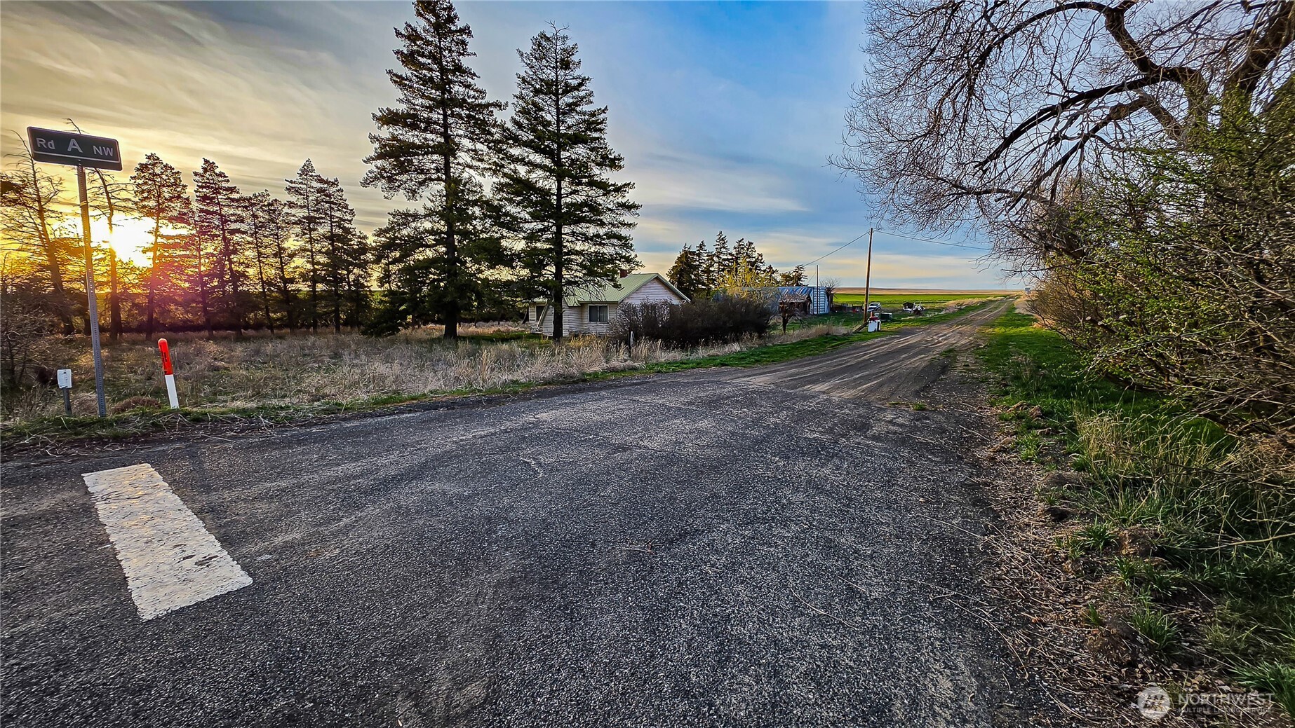 101 Highway 2 Waterville, WA 98858 - Photo 1 of 36