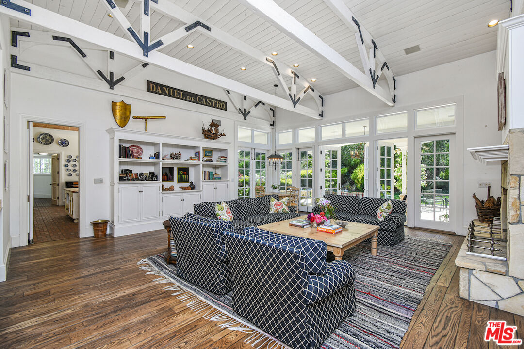 3935 Valley Meadow Road Encino, CA 91436 - Photo 12 of 46