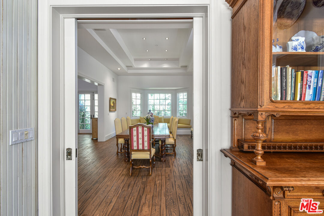 3935 Valley Meadow Road Encino, CA 91436 - Photo 18 of 46