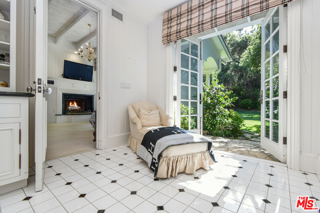 3935 Valley Meadow Road Encino, CA 91436 - Photo 25 of 46