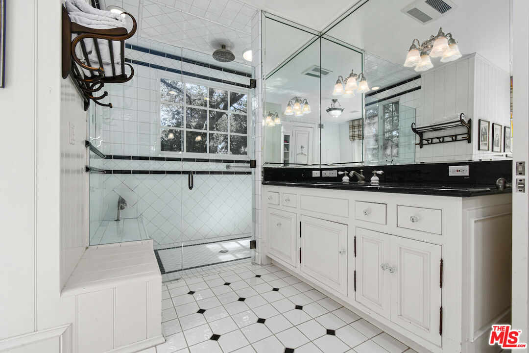 3935 Valley Meadow Road Encino, CA 91436 - Photo 26 of 46