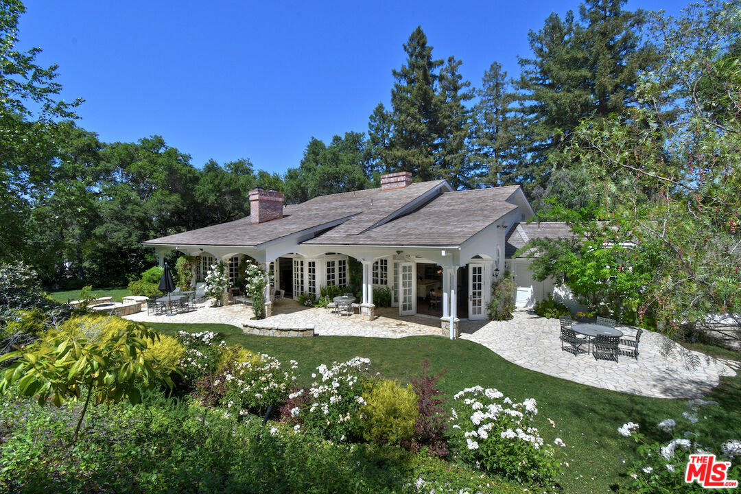 3935 Valley Meadow Road Encino, CA 91436 - Photo 30 of 46