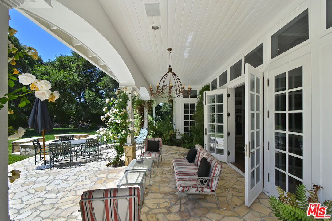 3935 Valley Meadow Road Encino, CA 91436 - Photo 32 of 46