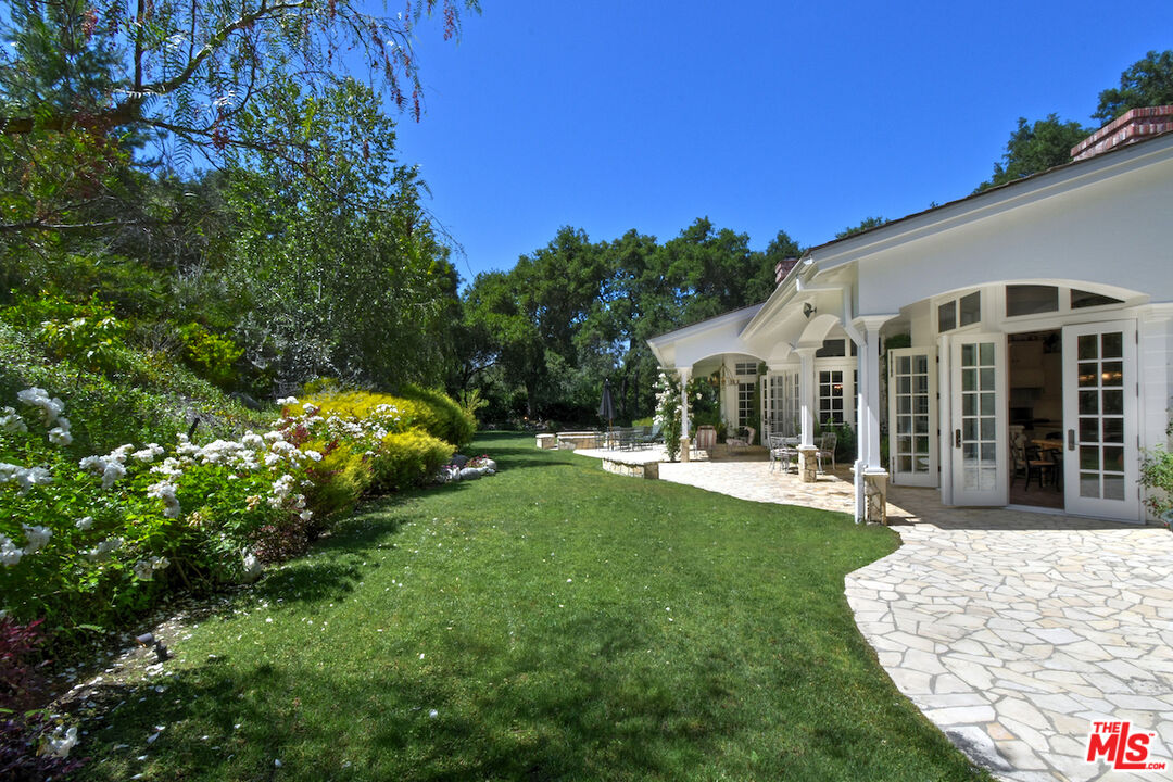 3935 Valley Meadow Road Encino, CA 91436 - Photo 35 of 46