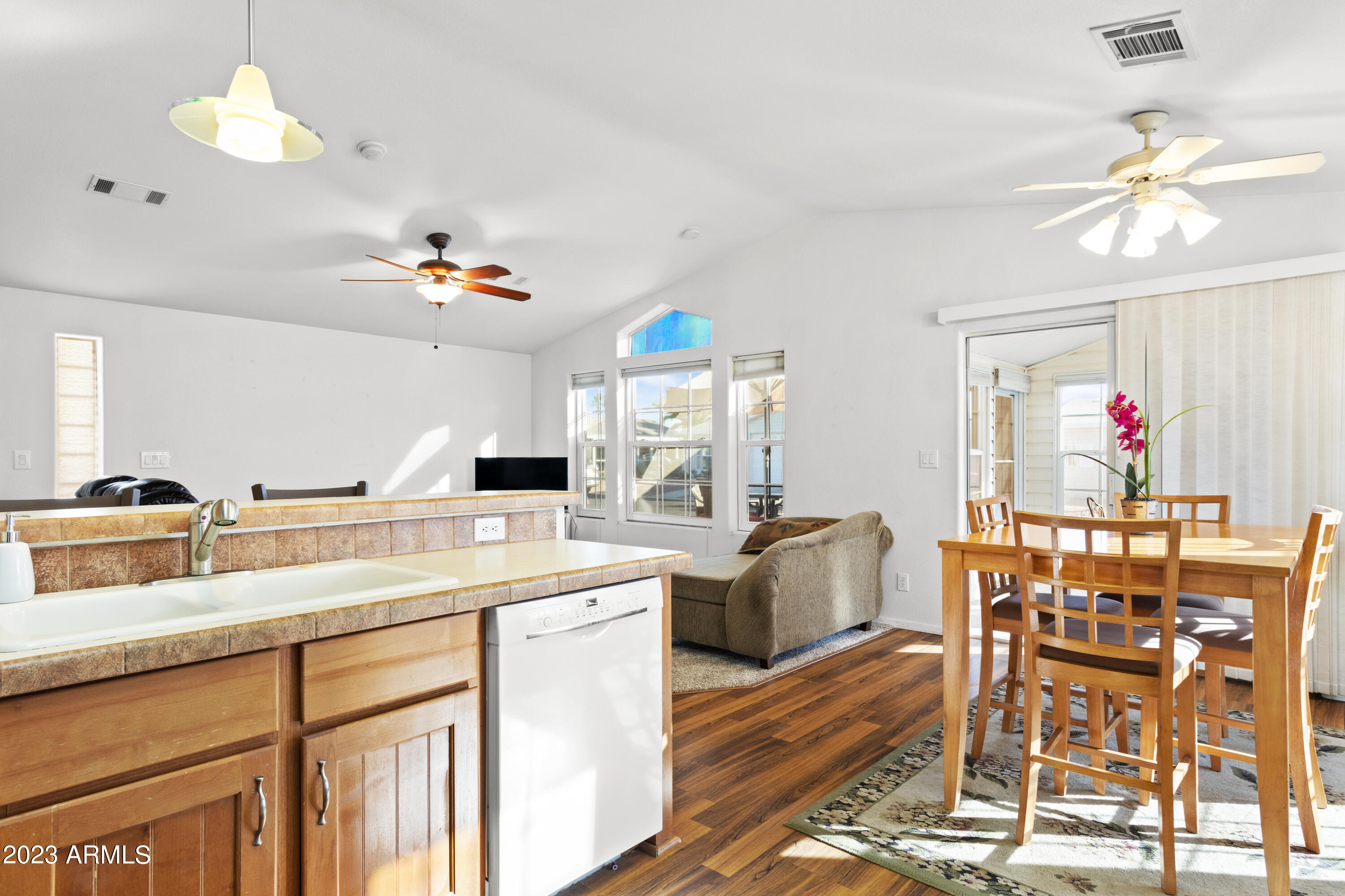 2550 South Ellsworth Road, Unit 405 Mesa, AZ 85209 - Photo 7 of 20 image (9)