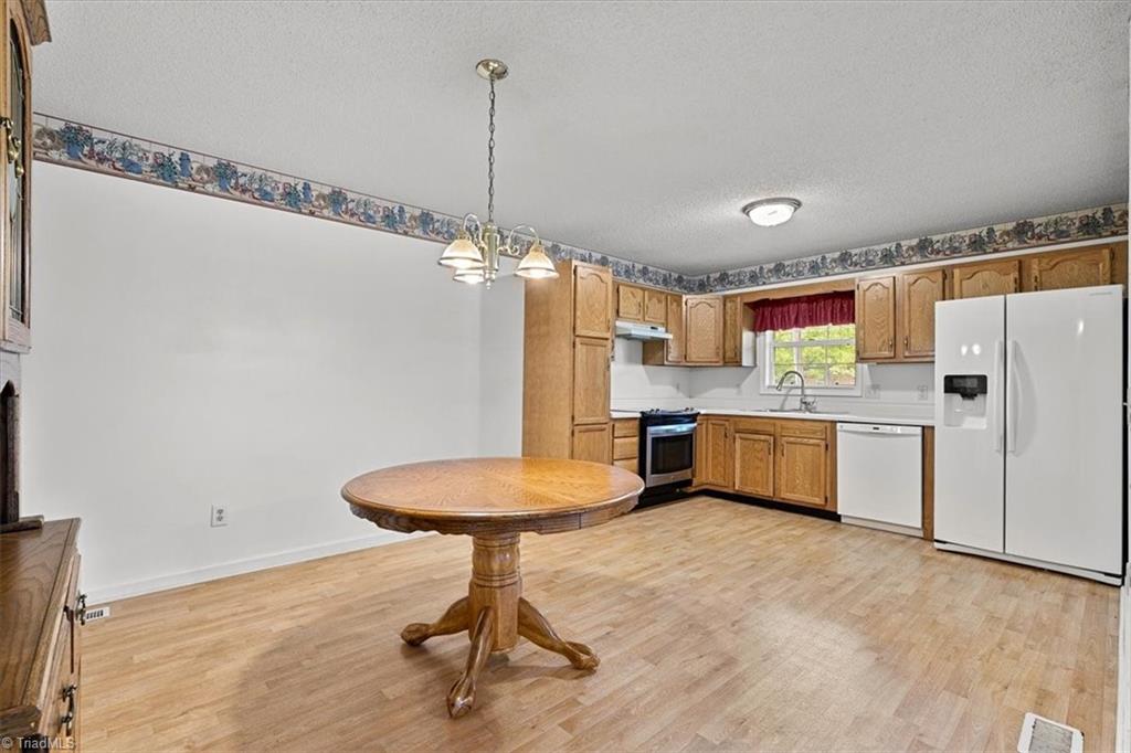 930 Liberty Road Archdale, NC 27263 - Photo 16 of 32 Gallery Image 16