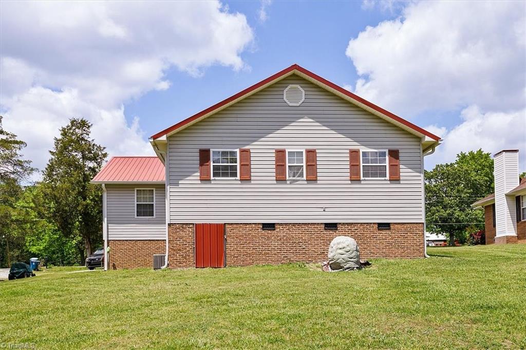 930 Liberty Road Archdale, NC 27263 - Photo 8 of 32 Gallery Image 8