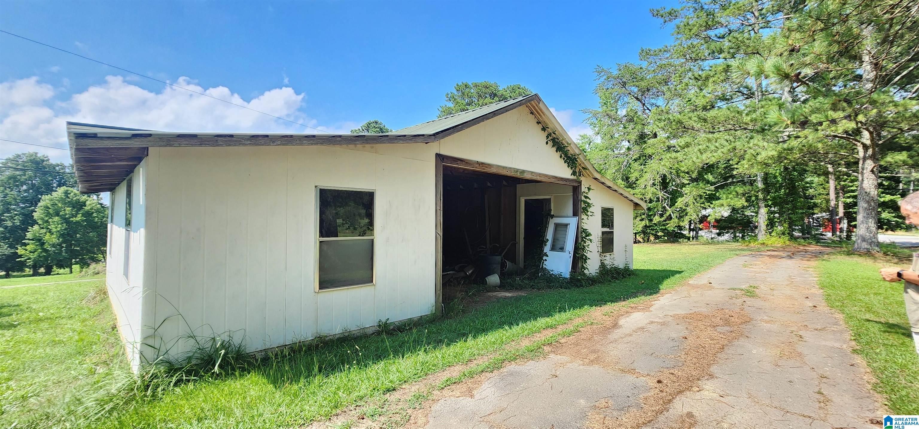 4204 County Road 29 Oneonta, AL 35121 - Photo 2 of 36