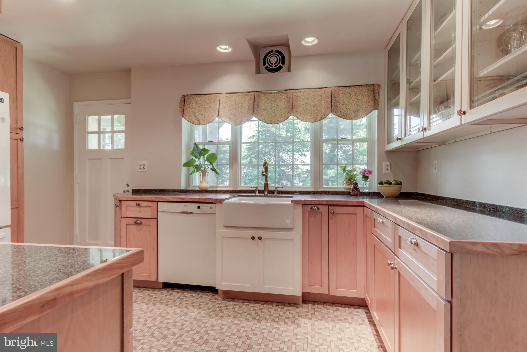 217 N Road Wilmington, DE 19809 - Photo 17 of 33 Kitchen