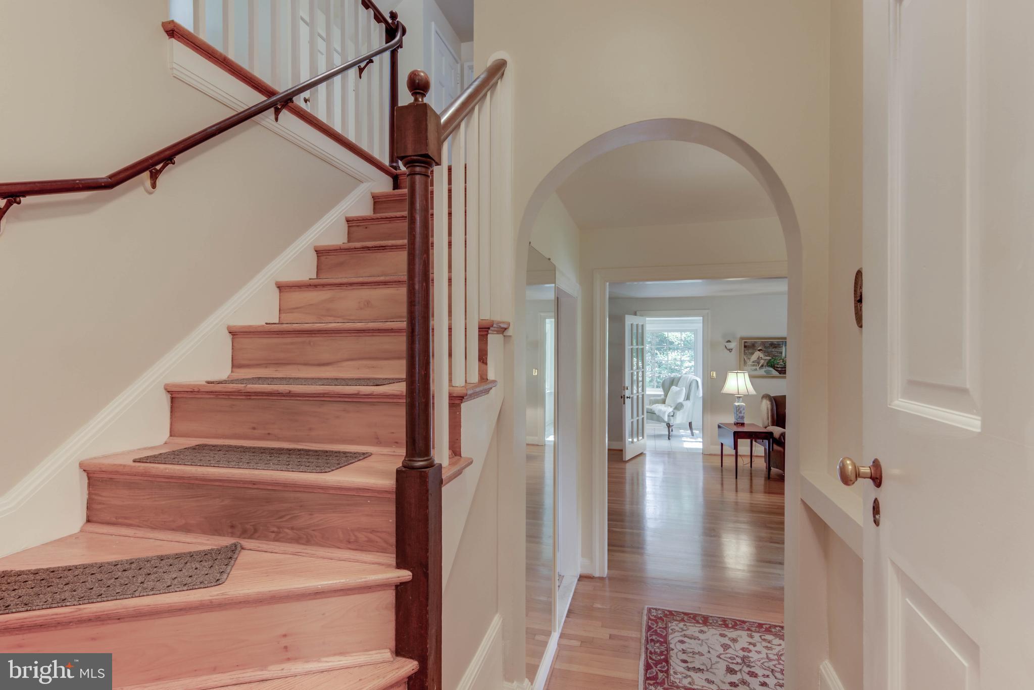 217 N Road Wilmington, DE 19809 - Photo 18 of 33 Curved Staircase