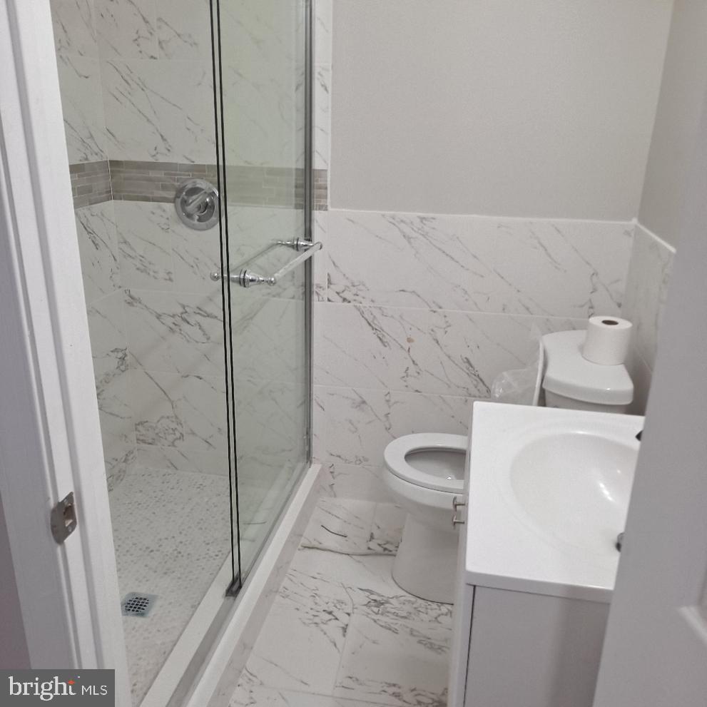 566 Sentner Street, Unit B Philadelphia, PA 19120 - Photo 6 of 8