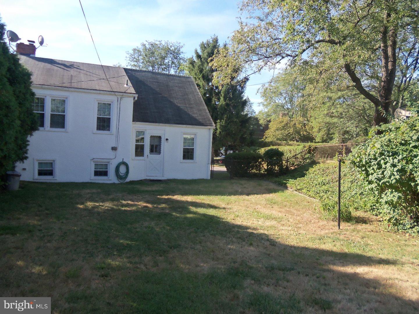 826 East Cathedral Road Philadelphia, PA 19128 - Photo 22 of 25