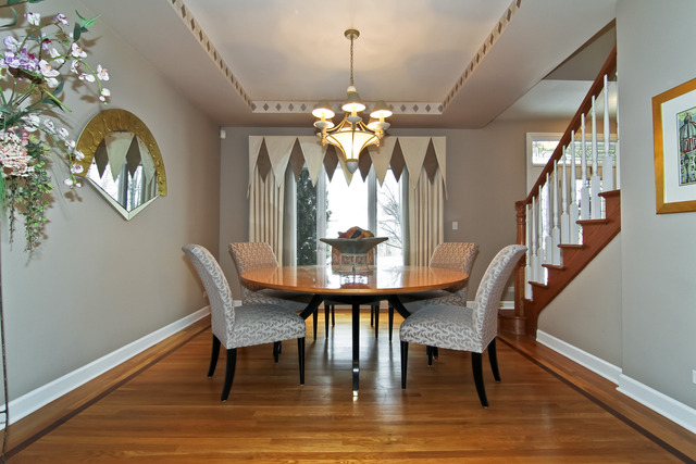 8840 Royal Drive Burr Ridge, IL 60527 - Photo 4 of 17