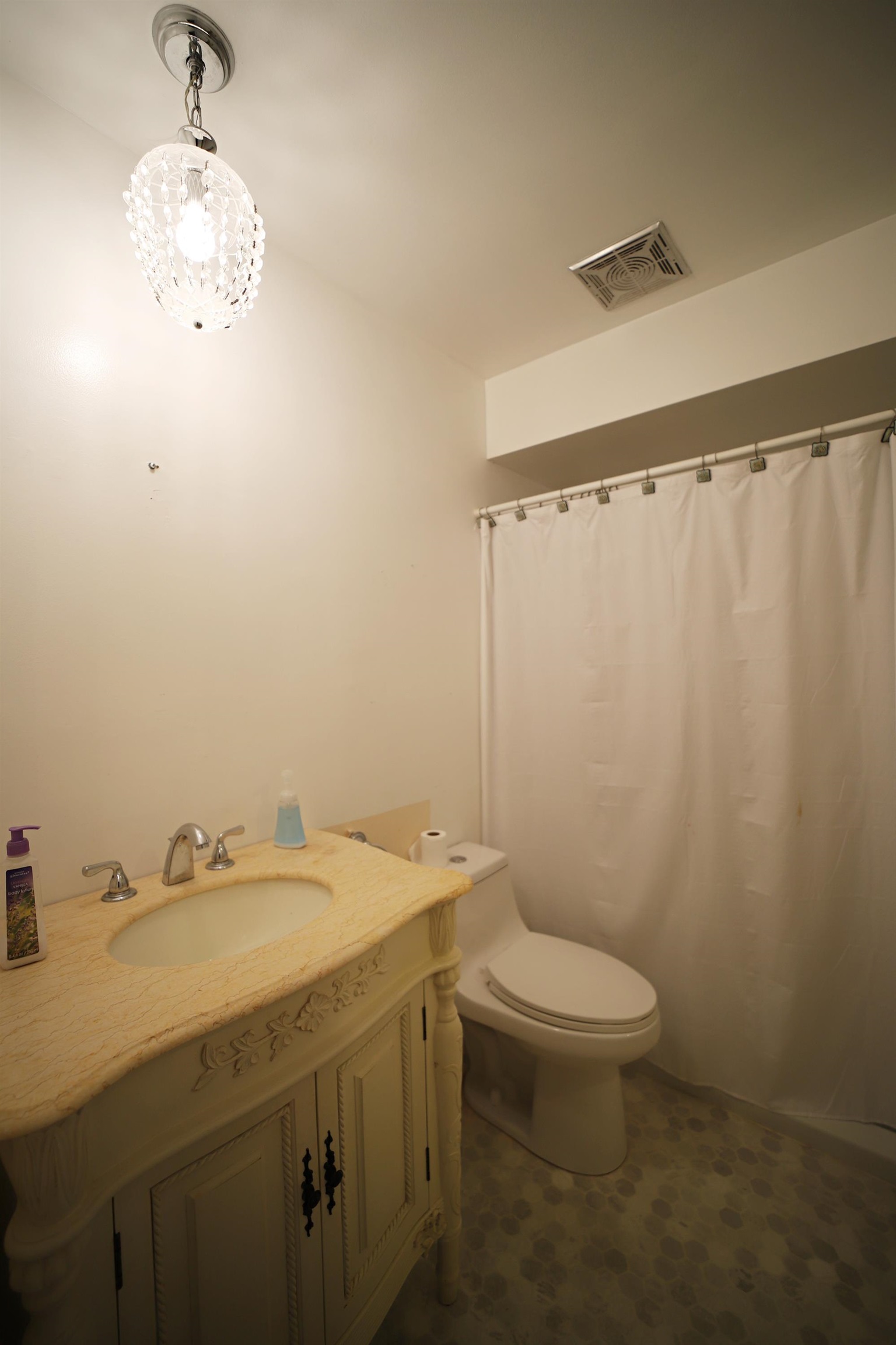 508 Chamberlain Street Flushing, MI 48433 - Photo 17 of 28 50103440-16.JPG
