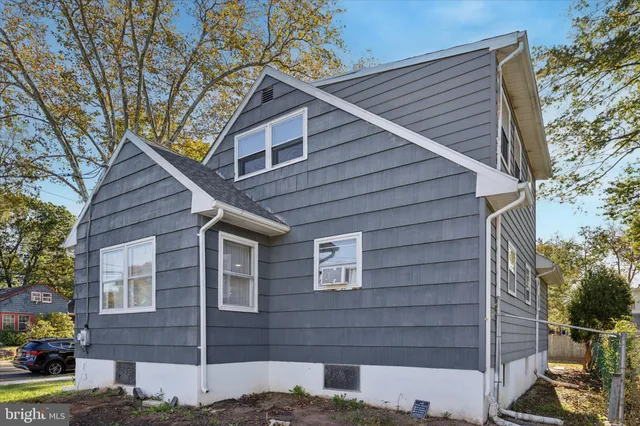 a view of a yard in front of a house