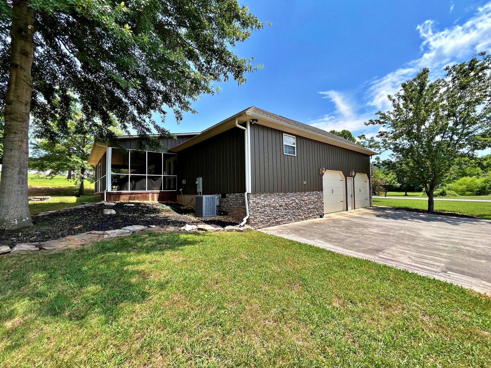 191 Robbies Lane Decatur, TN 37322 - Photo 11 of 60 Gallery Image 11