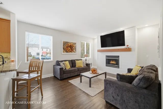 $460,000 | 461 Honeysuckle Lane, Yorkville, IL 60560