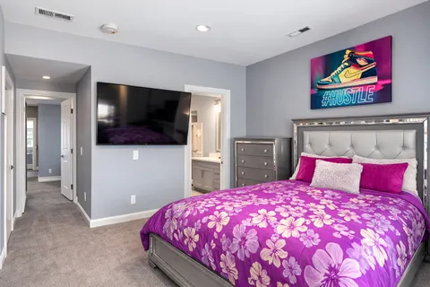 $399,995 | 4411 South Calumet Avenue, Chicago, IL 60653