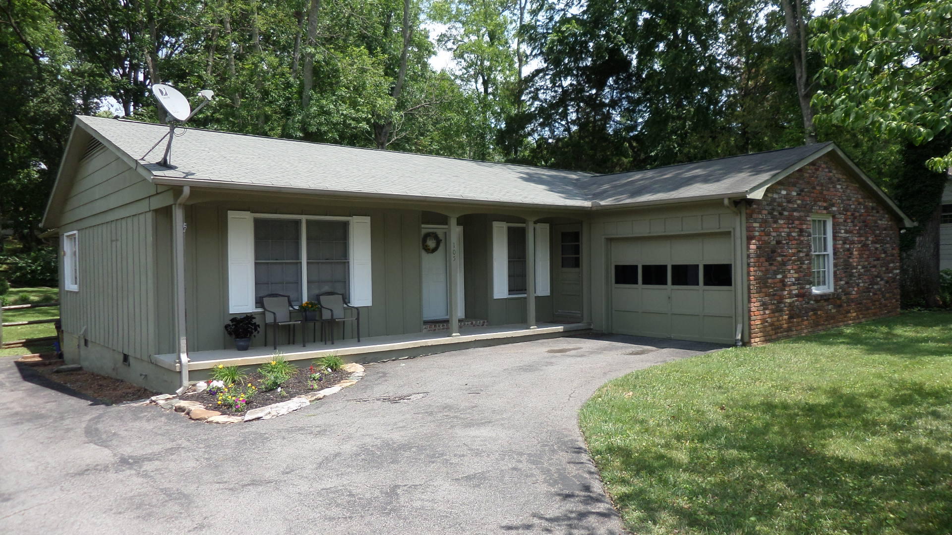 105 Colgate Road Oak Ridge, TN 37830 - Photo 1 of 22 105 Colgate