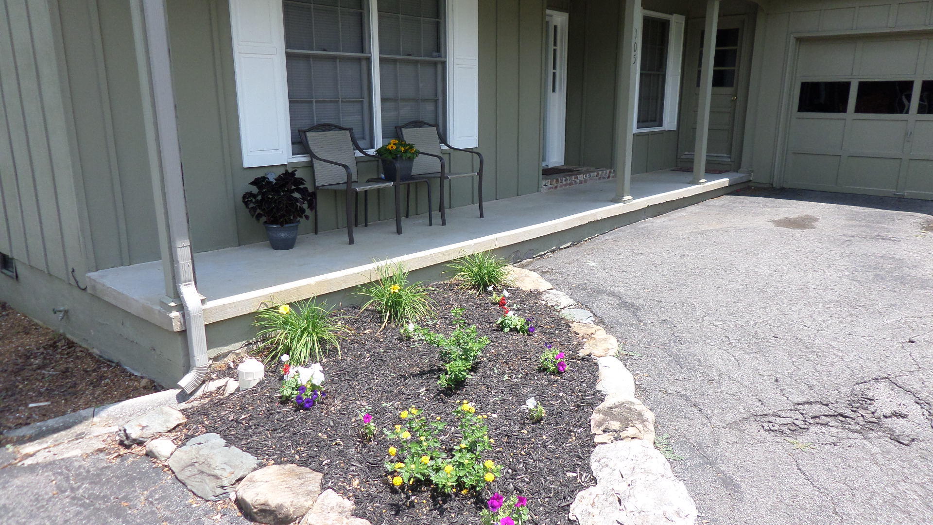 105 Colgate Road Oak Ridge, TN 37830 - Photo 2 of 22 Front Porch