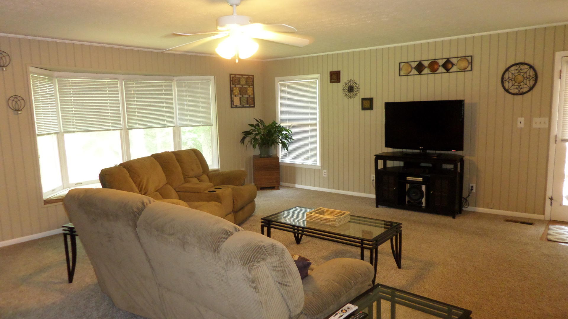 105 Colgate Road Oak Ridge, TN 37830 - Photo 7 of 22 Living room