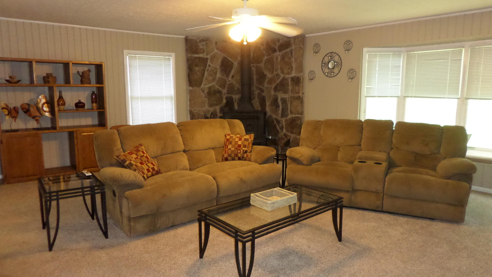 105 Colgate Road Oak Ridge, TN 37830 - Photo 8 of 22 Living room 2