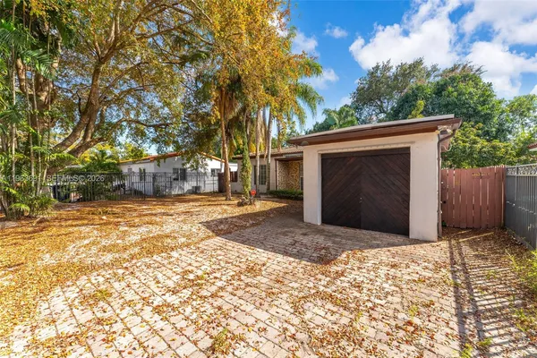 $3,700 | 4220 Southwest 13th Street, Unit 4220, Miami, FL 33134