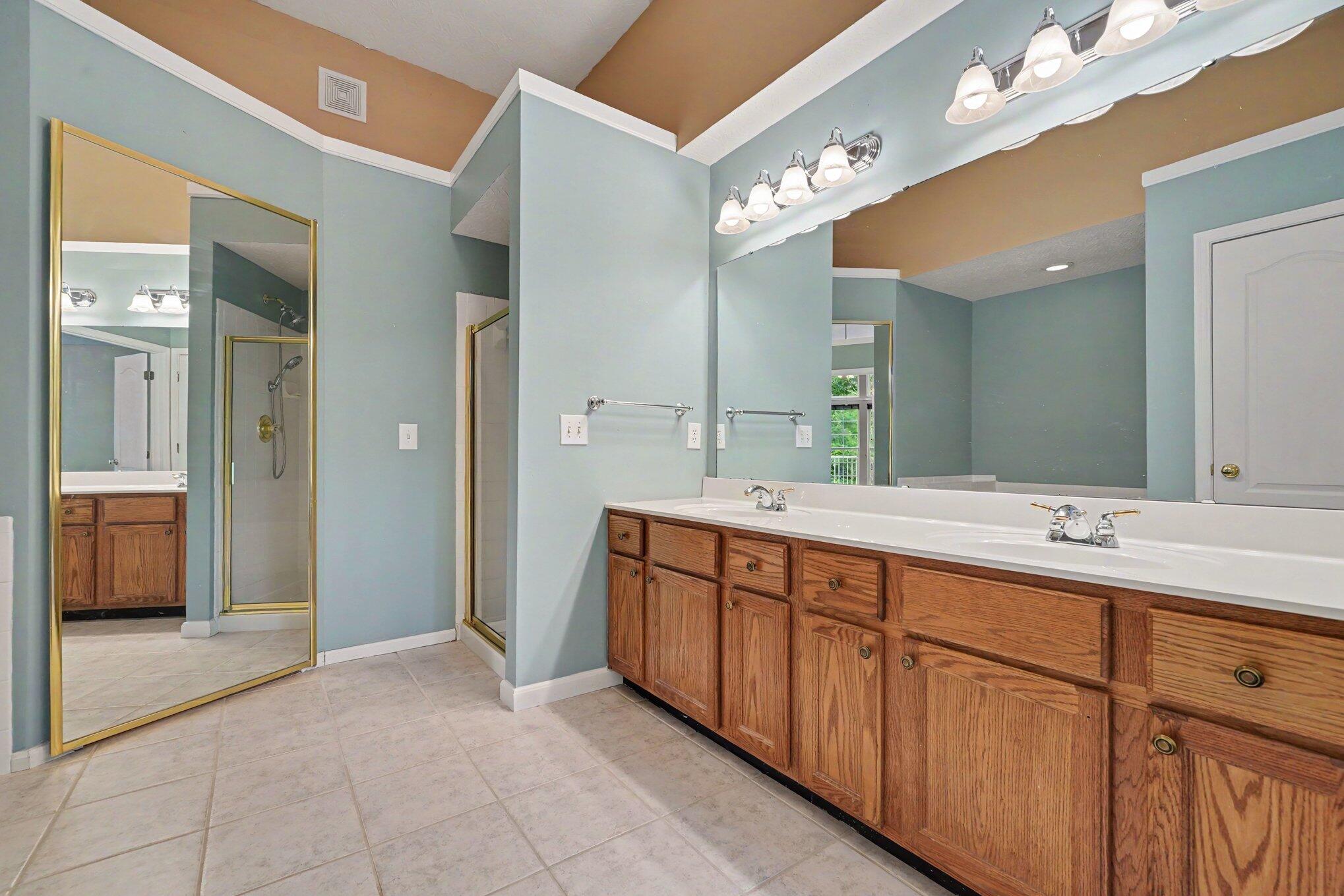 7280 Ridge Edge Court, Unit A Florence, KY 41042 - Photo 25 of 45 021_file_5536