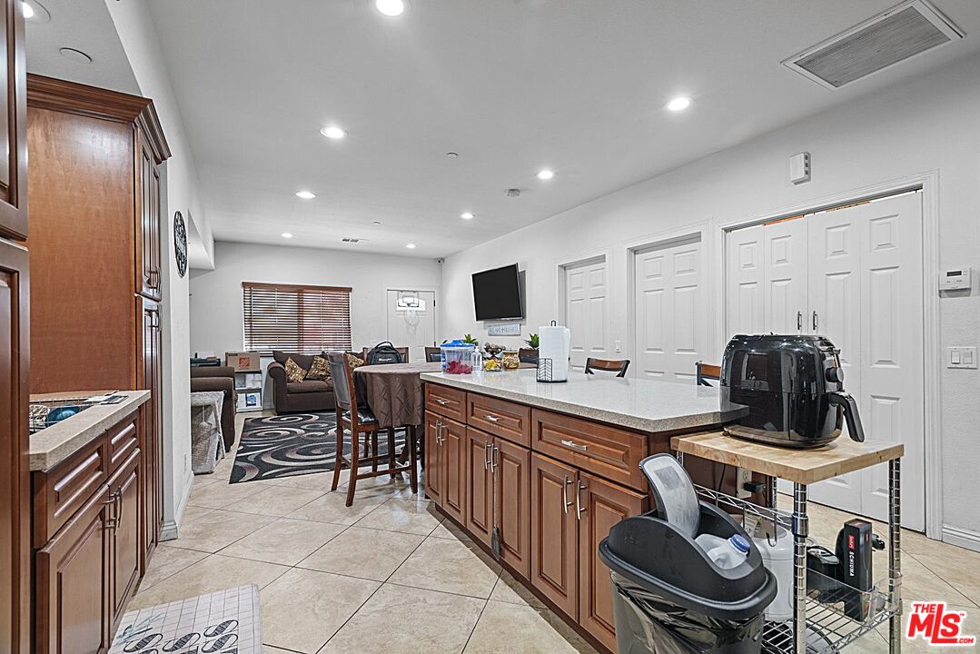 456 West Tichenor Street Compton, CA 90220 - Photo 13 of 22 Gallery Image 13