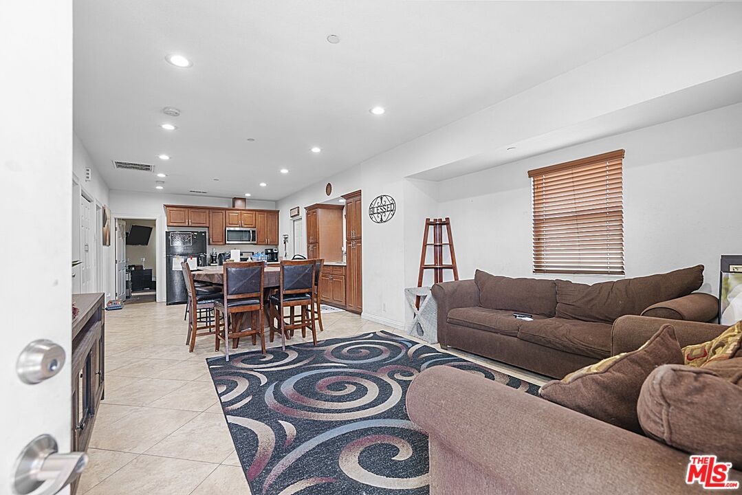 456 West Tichenor Street Compton, CA 90220 - Photo 6 of 22 Gallery Image 6