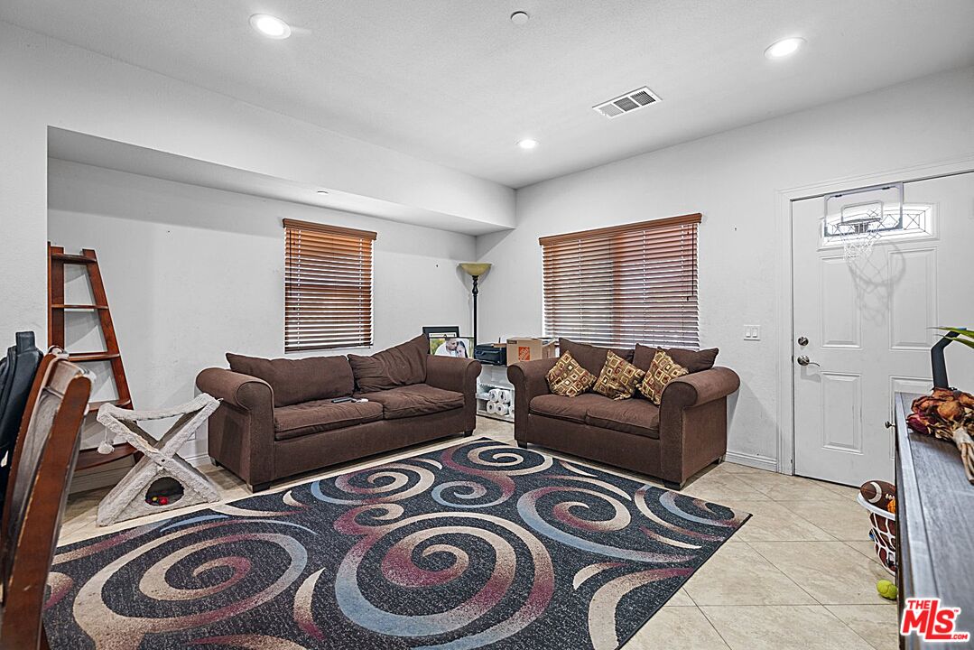 456 West Tichenor Street Compton, CA 90220 - Photo 7 of 22 Gallery Image 7