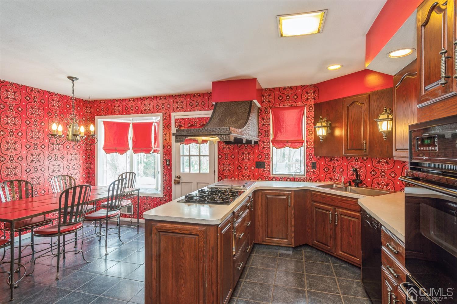 9 Wilk Road Edison, NJ 08837 - Photo 17 of 33 Gallery Image 17