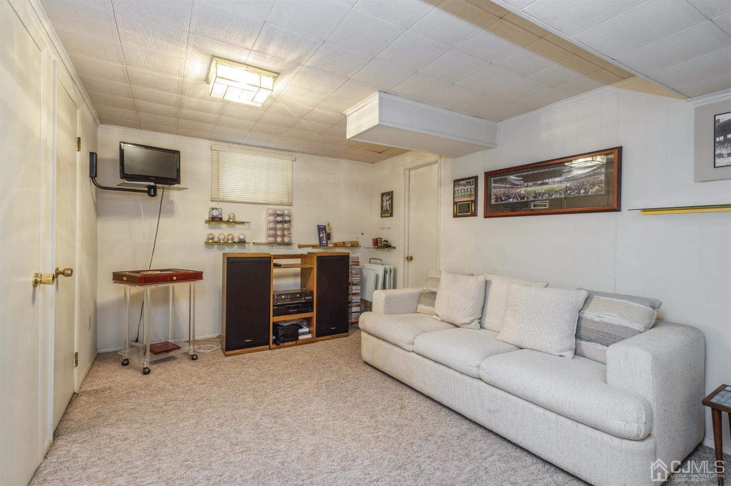 9 Wilk Road Edison, NJ 08837 - Photo 29 of 33 Gallery Image 29
