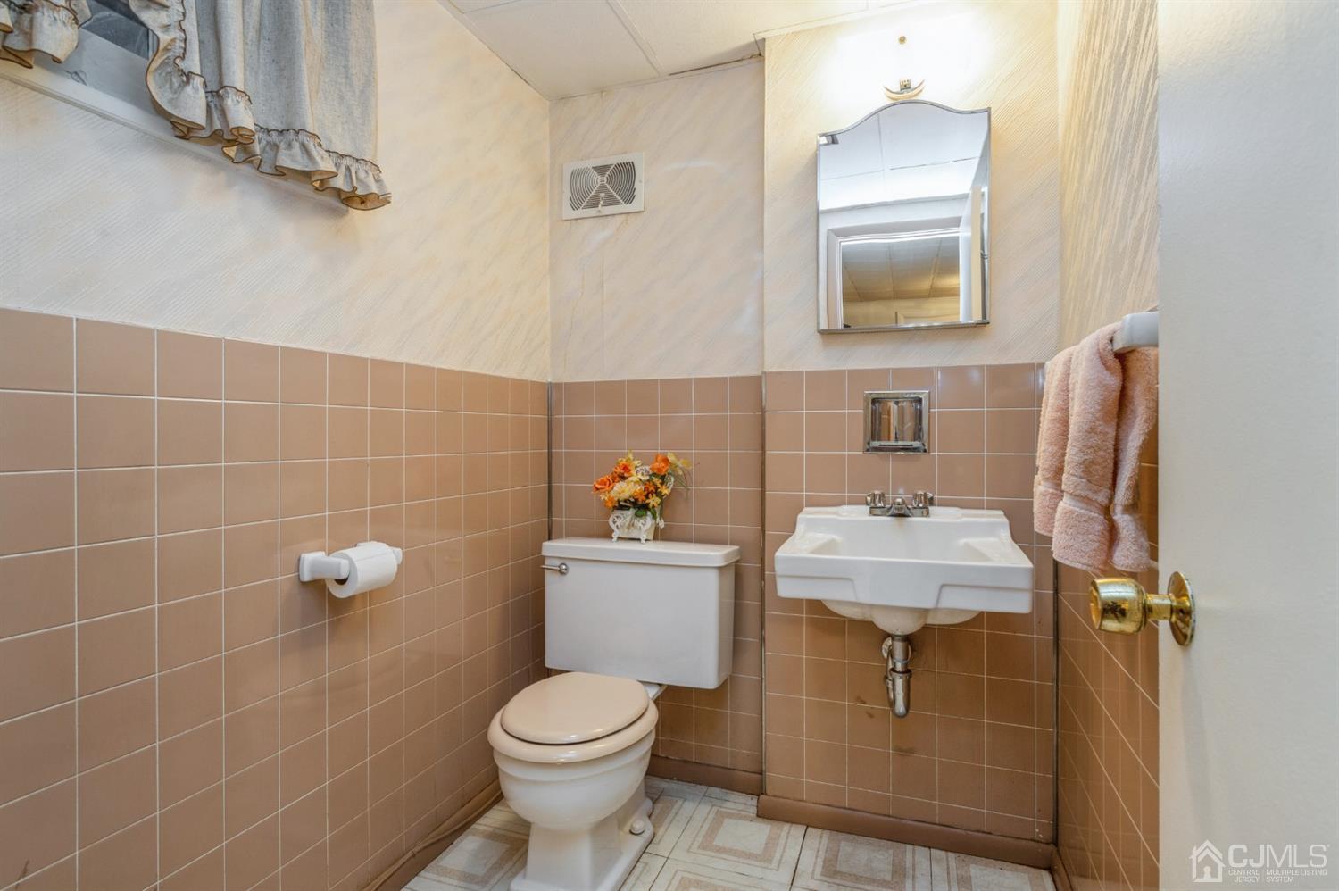 9 Wilk Road Edison, NJ 08837 - Photo 30 of 33 Gallery Image 30