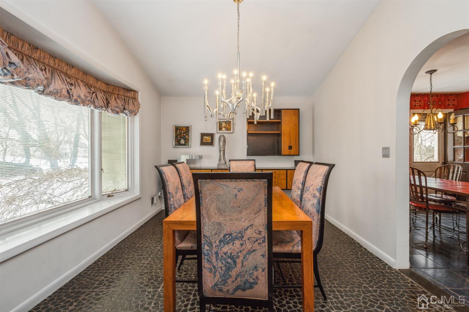 9 Wilk Road Edison, NJ 08837 - Photo 8 of 33 Gallery Image 8