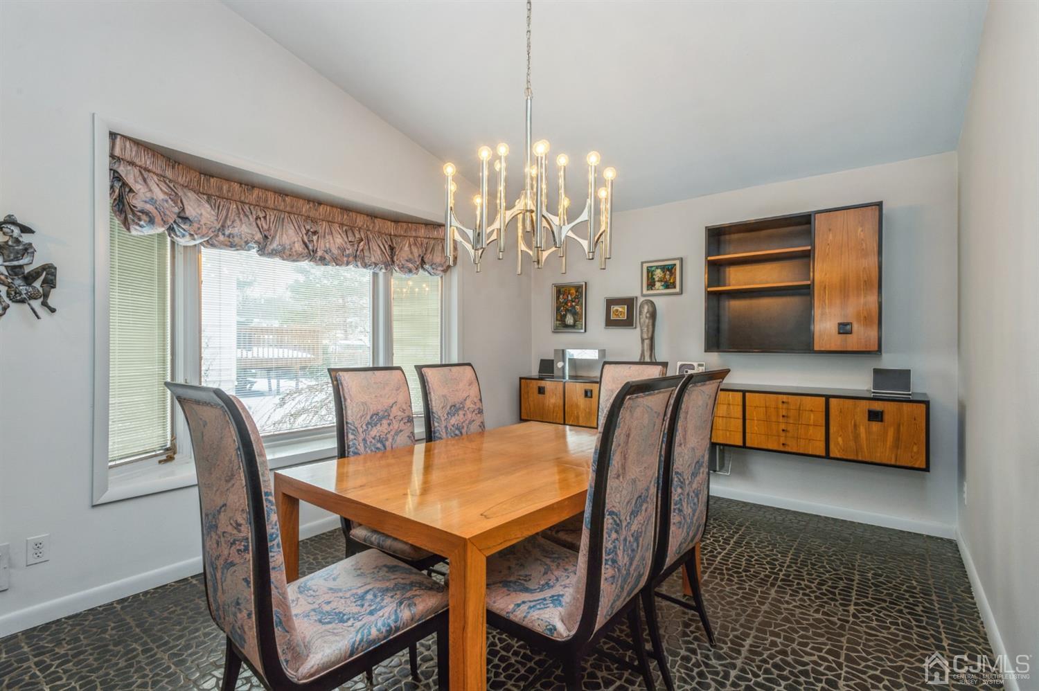 9 Wilk Road Edison, NJ 08837 - Photo 9 of 33 Gallery Image 9