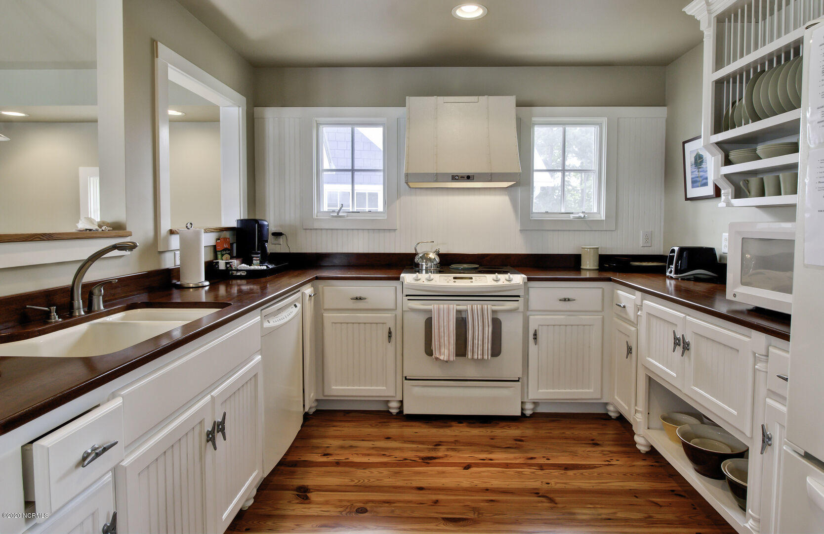 511 Neuse Village Road, Unit 5 Arapahoe, NC 28510 - Photo 8 of 20 08-Kitchen