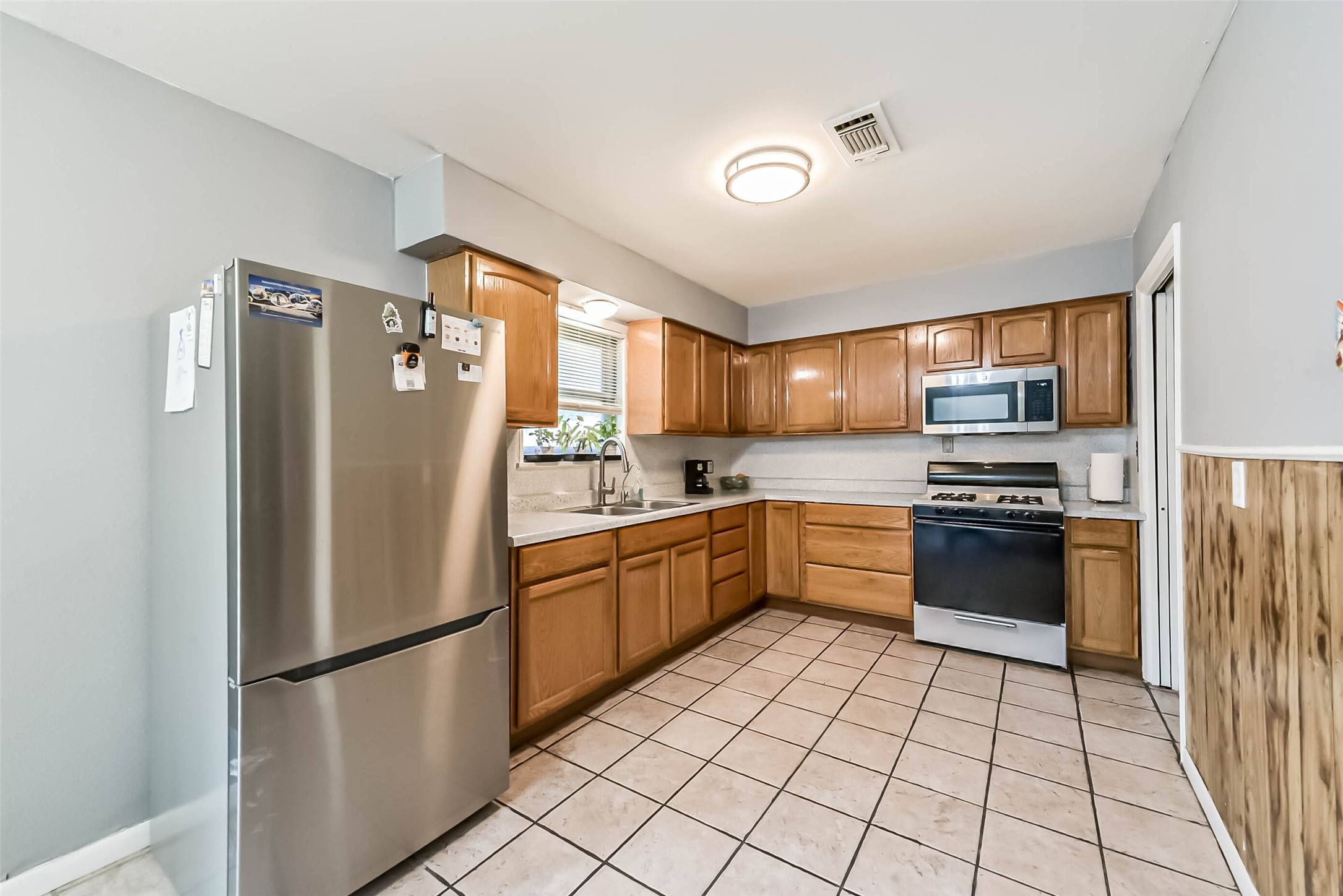 8519 Fillmore Street Houston, TX 77029 - Photo 9 of 19 Gallery Image 9