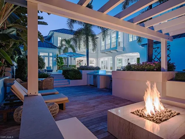 $18,500,000 | 1675 Gordon Drive, Naples, FL 34102