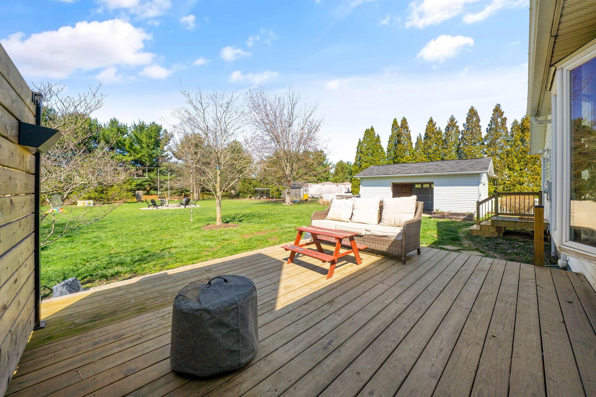 3984 Liberty Road Delaware, OH 43015 - Photo 32 of 48 Deck